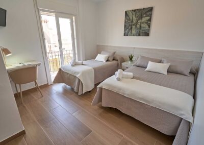 Habitacion Triple Habitaciones Isabel Los Prados Malaga (9)